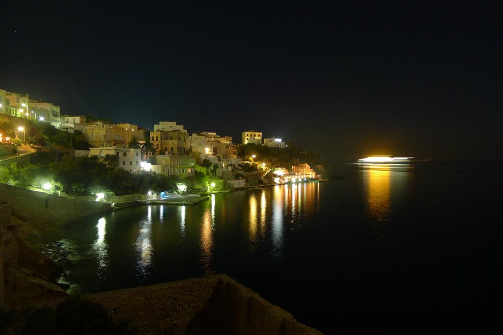 Apollonos Seafront Apartment Ermoupoli Luaran gambar