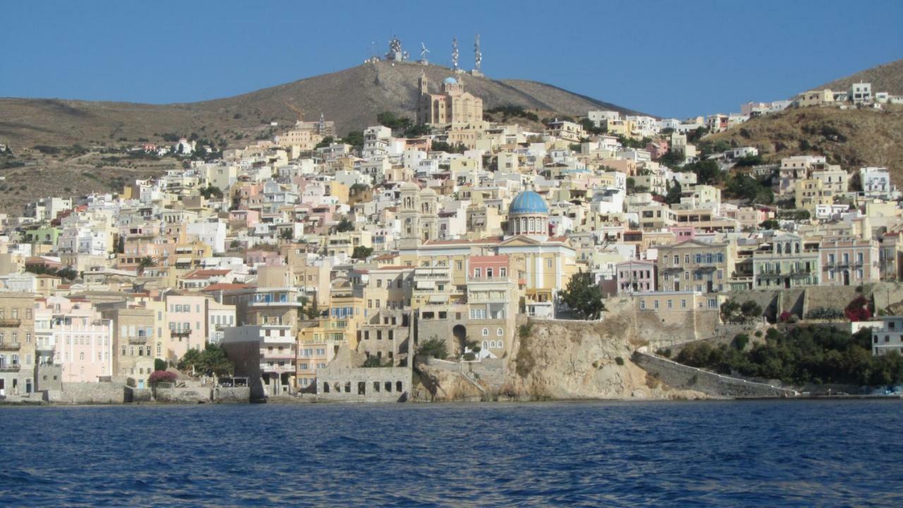 Apollonos Seafront Apartment Ermoupoli Luaran gambar
